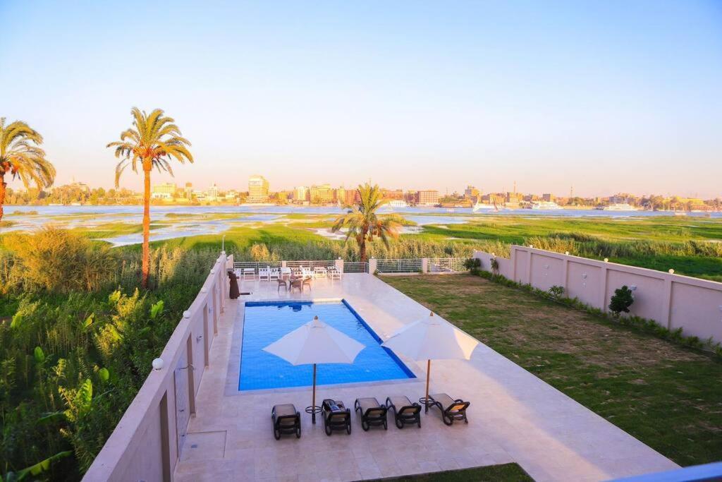 Royal Nile Villa - Nile View Apartment 1 Luxor Bagian luar foto