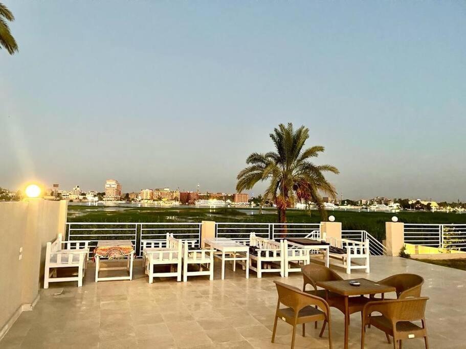 Royal Nile Villa - Nile View Apartment 1 Luxor Bagian luar foto