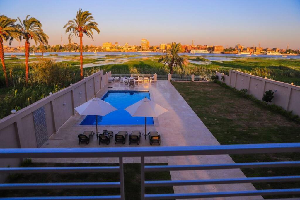 Royal Nile Villa - Nile View Apartment 1 Luxor Bagian luar foto