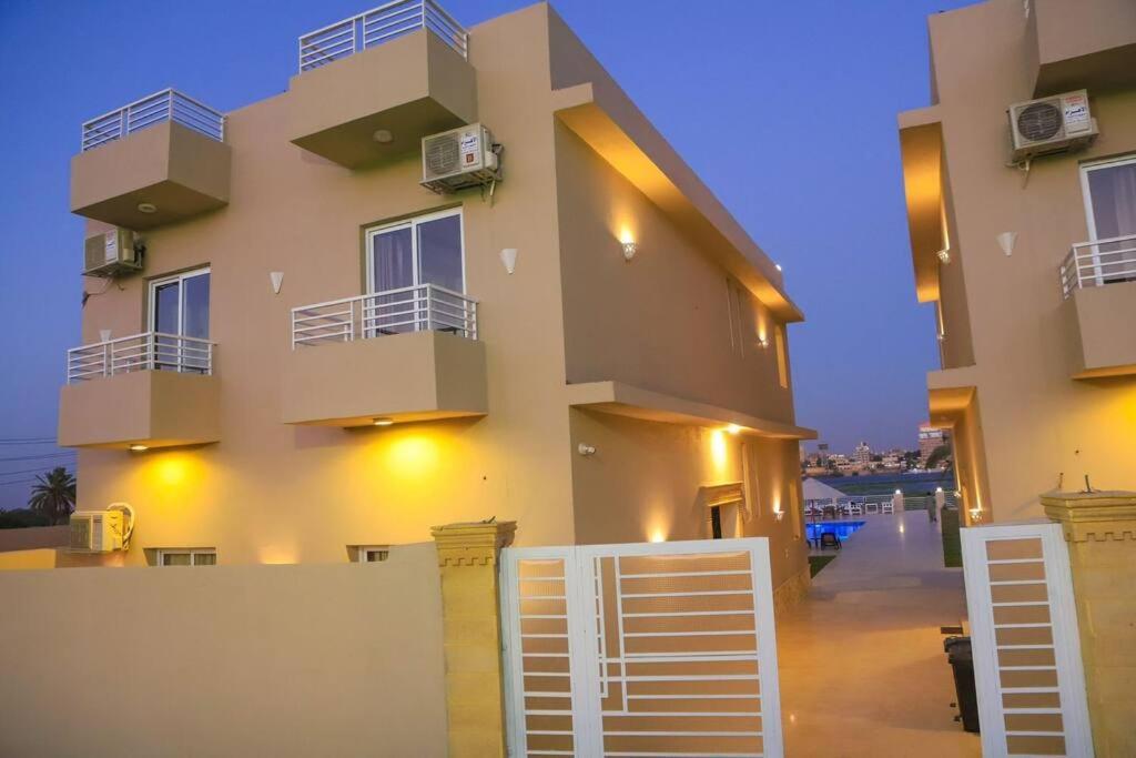 Royal Nile Villa - Nile View Apartment 1 Luxor Bagian luar foto