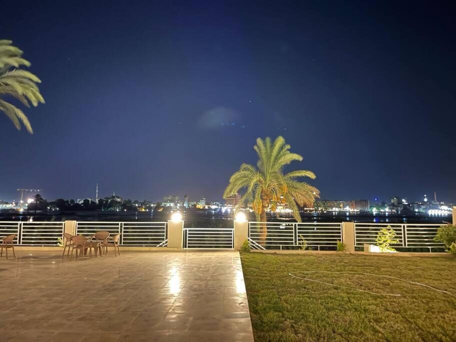 Royal Nile Villa - Nile View Apartment 1 Luxor Bagian luar foto